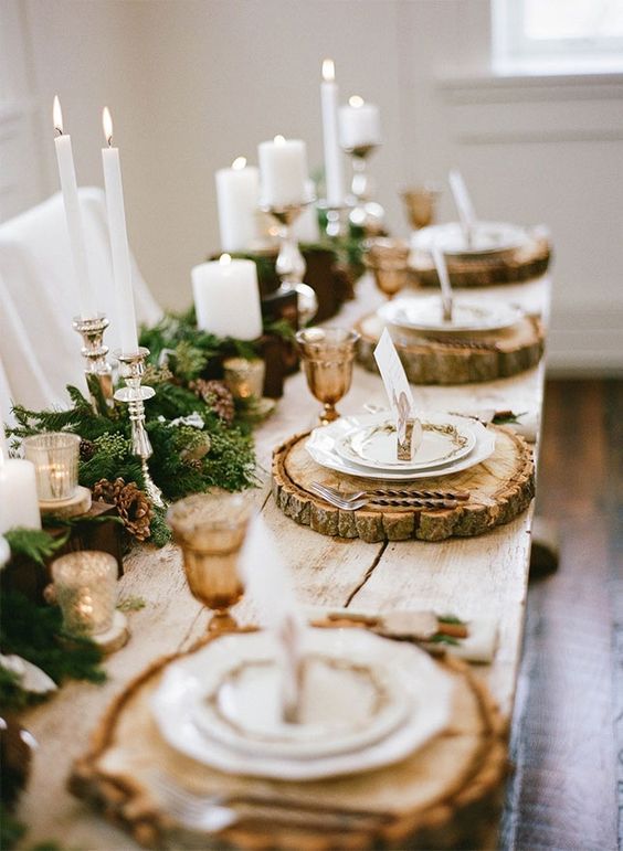 You'll love these beautiful and simple Thanksgiving and fall table setting ideas, tablescapes, table decor, and centerpiece ideas