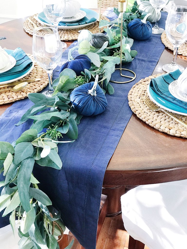 Blue fall decor: how to decorate your home for fall with blue - jane at home #falldecor #bluedecor #coastaldecor #falldecoratingideas #coastalstyle #falltable #tabledecor