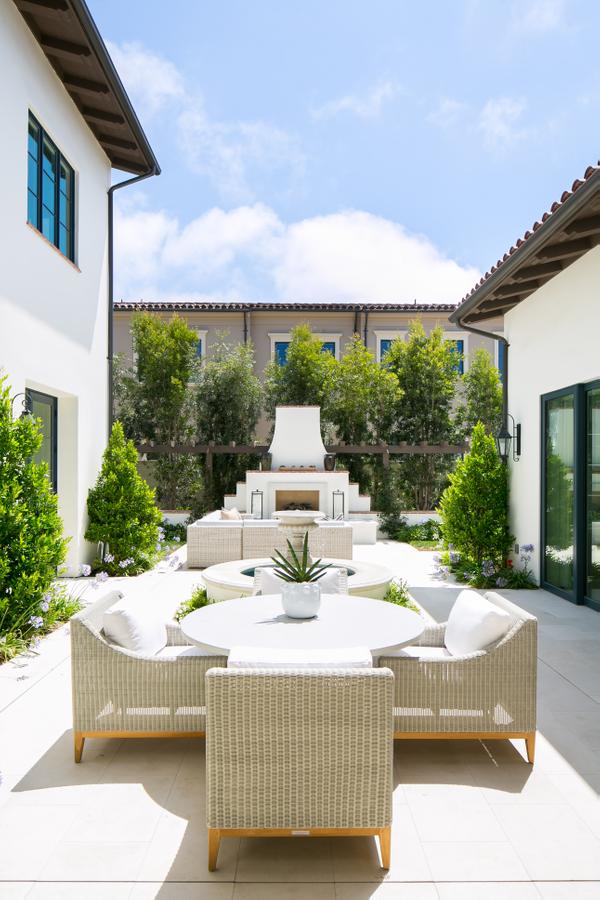 Beautiful outdoor dining and seating area and patio - design works - ryan garvin