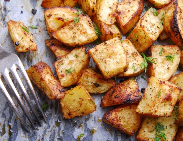 Everyone loves these little crispy, garlic and herb oven roasted potatoes! This easy potato recipe is the perfect side dish for any meal! jane at home