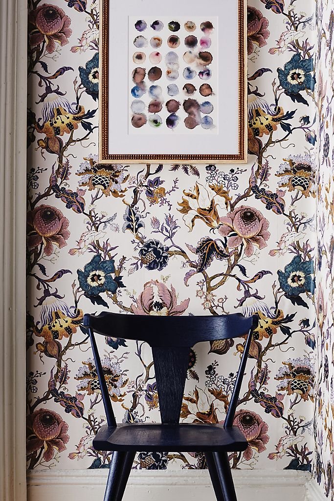 Fall home decor trends - vintage floral wallpaper 