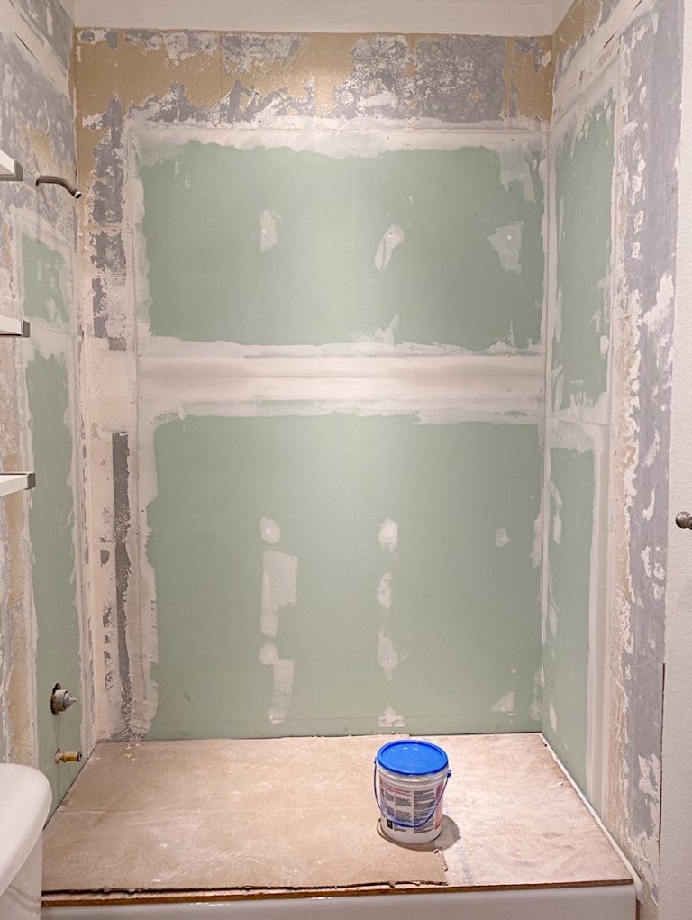Our budget guest bathroom remodel, including how to paint bathroom cabinets - freshen up your bathroom with easy and budget friendly diy bathroom remodeling tips ... with bathroom design and decor ideas to match any style of interior - Benjamin Moore Van Deusen Blue #bathroom #bluebathroom #bathroomremodel