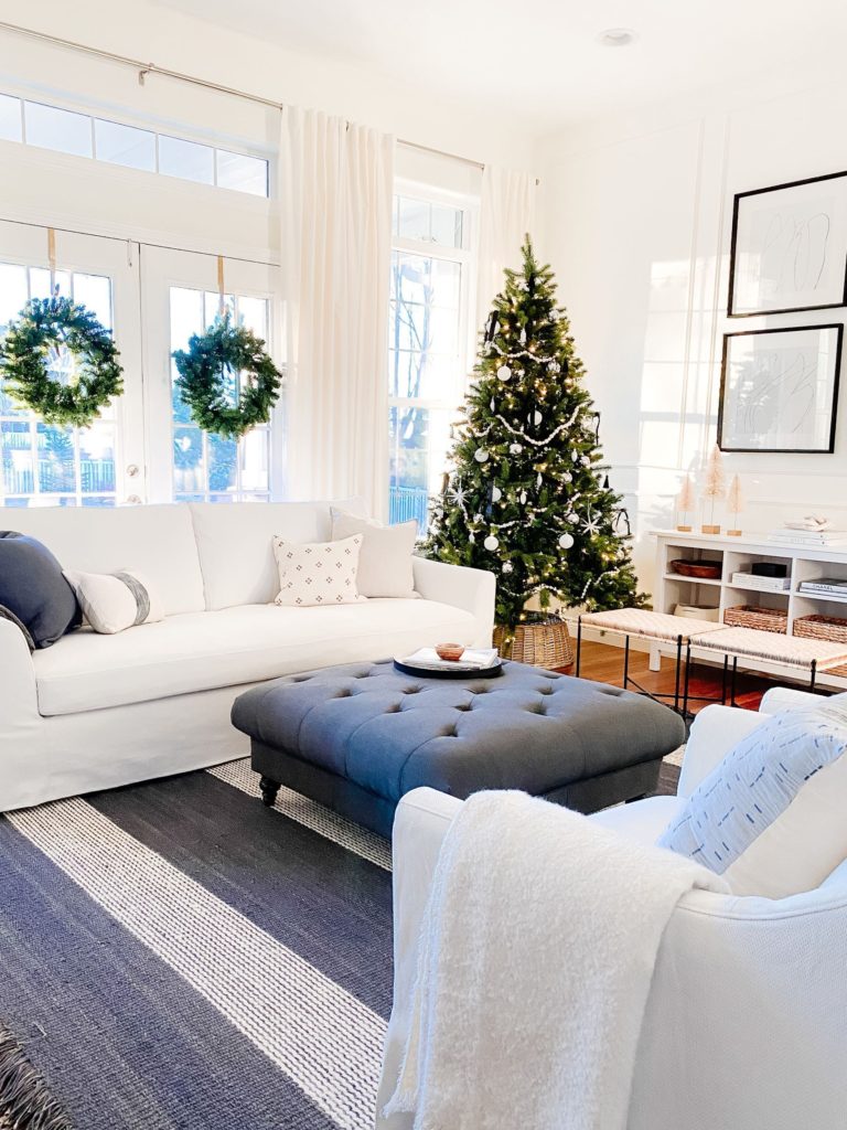 Christmas in the living room - my Christmas home tour - jane at home #christmasdecor #homedecor 
