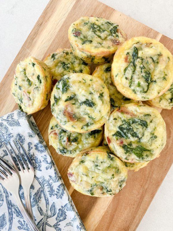 Delicious individual quiche recipe with spinach and bacon - gluten free - jane at home