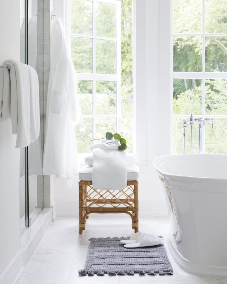 Gorgeous modern coastal bathroom design - Serena & Lily