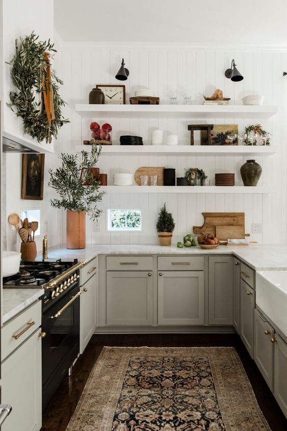 Love this beautiful kitchen decorated for Christmas! the Identite Collective - kitchen ideas - kitchen decor - Christmas decor ideas - Christmas decorations