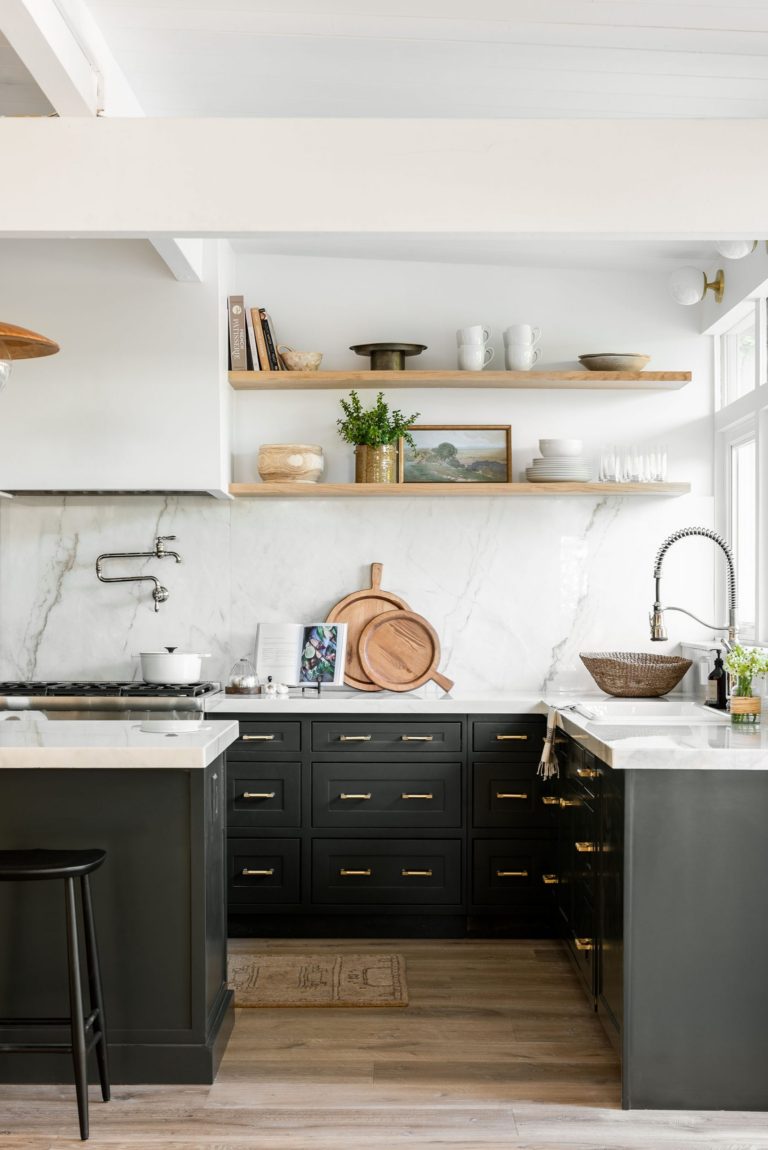 Beautiful kitchen with dark lower cabinets and island - kitchen remodel - kitchen decor - modern kitchen - small kitchen -studio mcgee