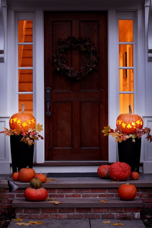 Beautiful fall porch ideas, with fall decor and inspiration to bring a welcoming modern touch of autumn to your front porch, patio, and home - fall decor ideas for the home - fall house - fall wreaths - farmhouse fall decor - GH - Michael Partenio