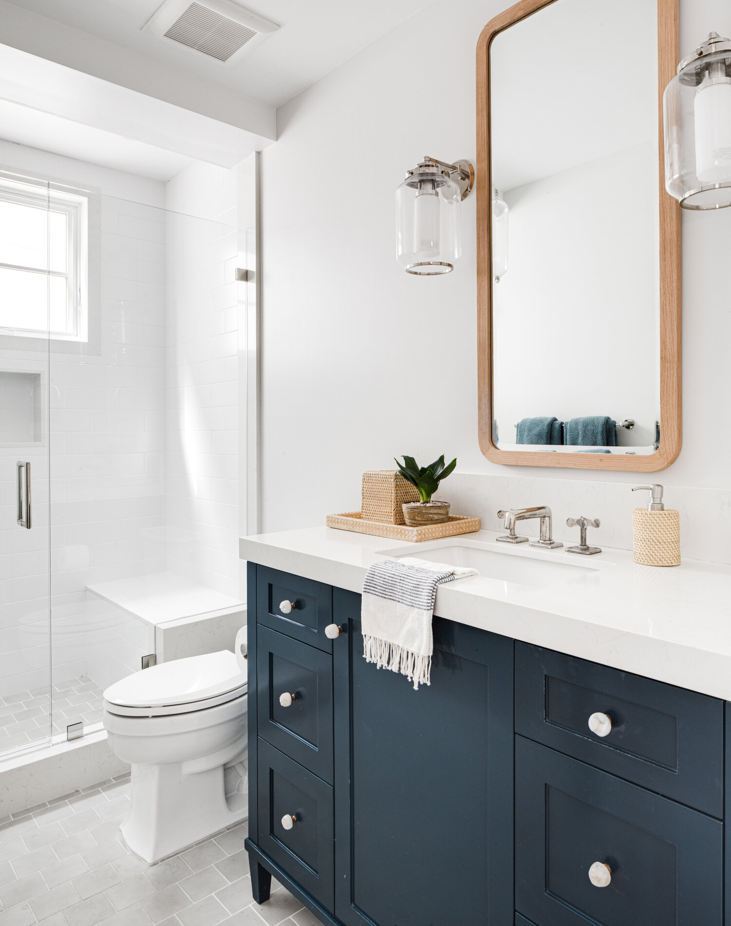 Blue Bathroom Ideas and Paint Colors for Small and Master Bathrooms ...