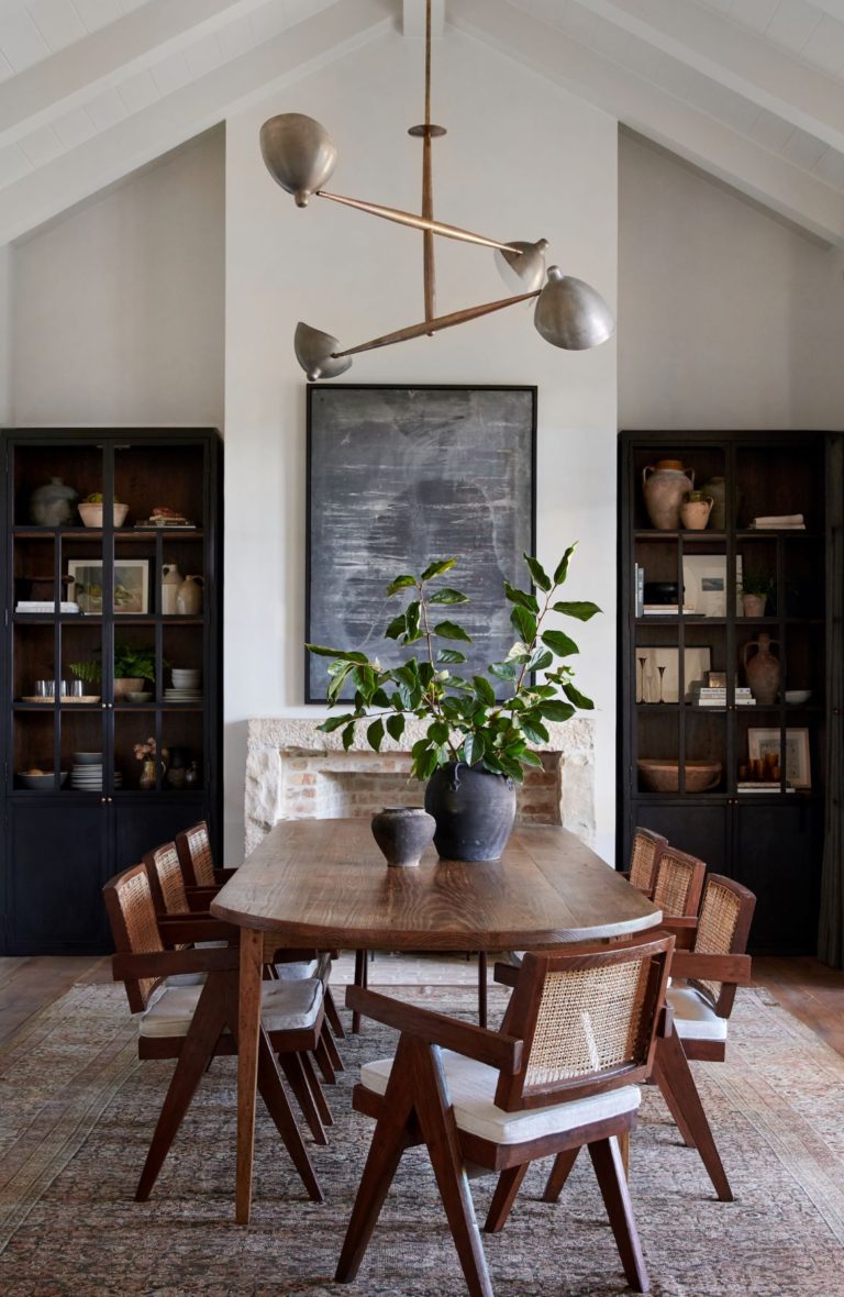 Love this beautiful modern dining room design - amber interiors