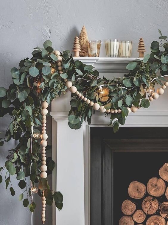 Love this beautiful Christmas mantel garland - rustic and natural Christmas decorations for your home - Christmas decor - mantel decor - holiday mantel - Christmas mantel - mantle decor
