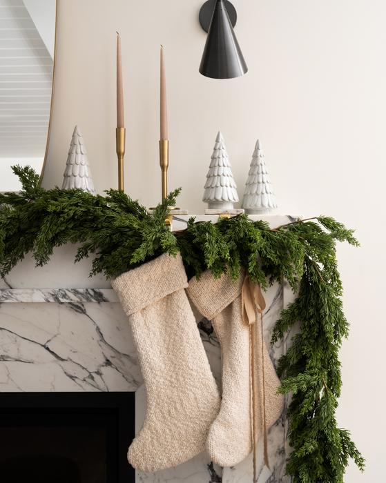 Love this beautiful fireplace mantel decorated for the holidays - Christmas decor - mantel decor - holiday mantel ideas - Christmas decor ideas - Christmas decorations - Studio McGee