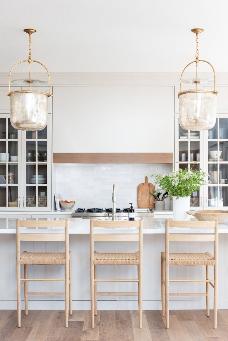 Beautiful light and airy kitchen design with woven counter stools - kitchen design - kitchen ideas