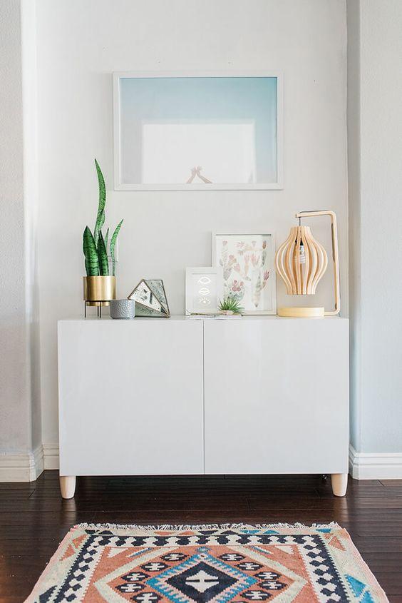 Make a beautiful first impression with modern entryway ideas, foyer decor, lighting, rugs, art, storage, ideas for small entryways, design tips and more - glitter guide