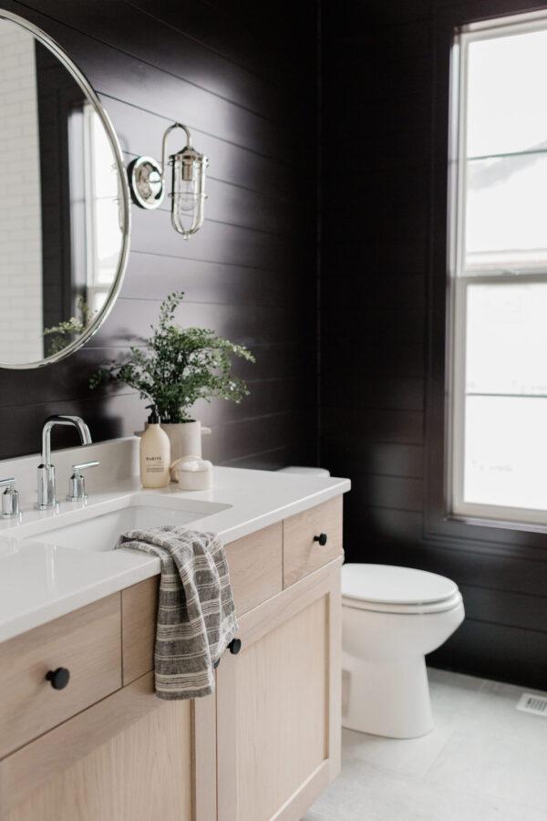 Love this beautiful modern bathroom design! See all my favorite spaces of the week, including beautiful ideas for the kitchen, dining room, bathroom, bedroom, living room, and more
