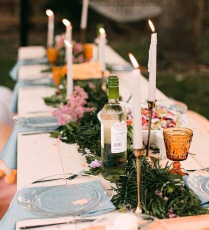 Beautifully simple Thanksgiving table setting ideas, table decor, tablescapes, and centerpieces - jane at home
