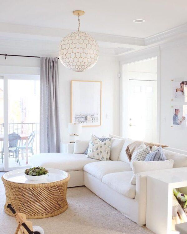 Love this beautiful light and airy living room with neutral furniture and decor - modern living room design - alaina kaz - living room ideas - living room decor - living room table