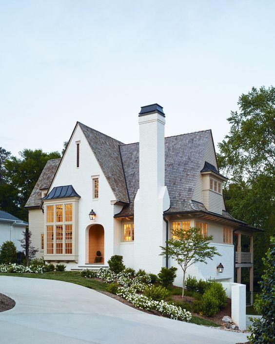 Alvarez Morris · Builder- Caliber Construction home exterior modern cottage