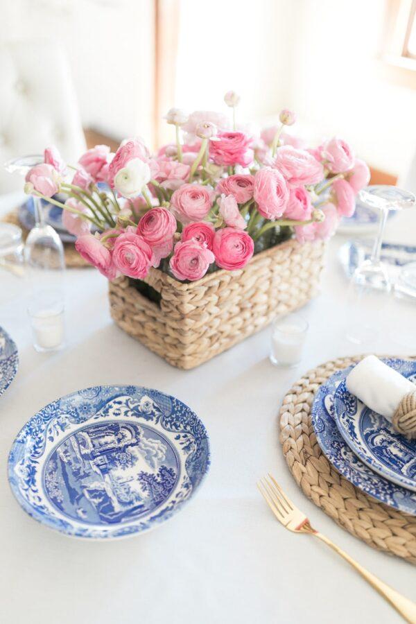 Beautiful spring tablescapes and Easter table setting and centerpiece ideas - love this beautiful blue and white spring tablescape with a centerpiece of pink flowers - diary of a debutante
