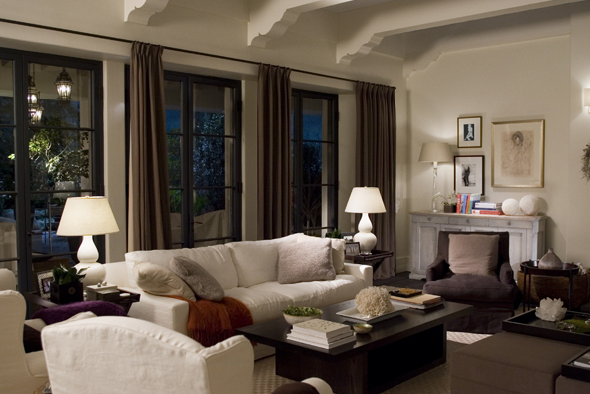 The Holiday LA house living room - Cameron Diaz, Kate Winslet, Nancy Meyers - Columbia Pictures