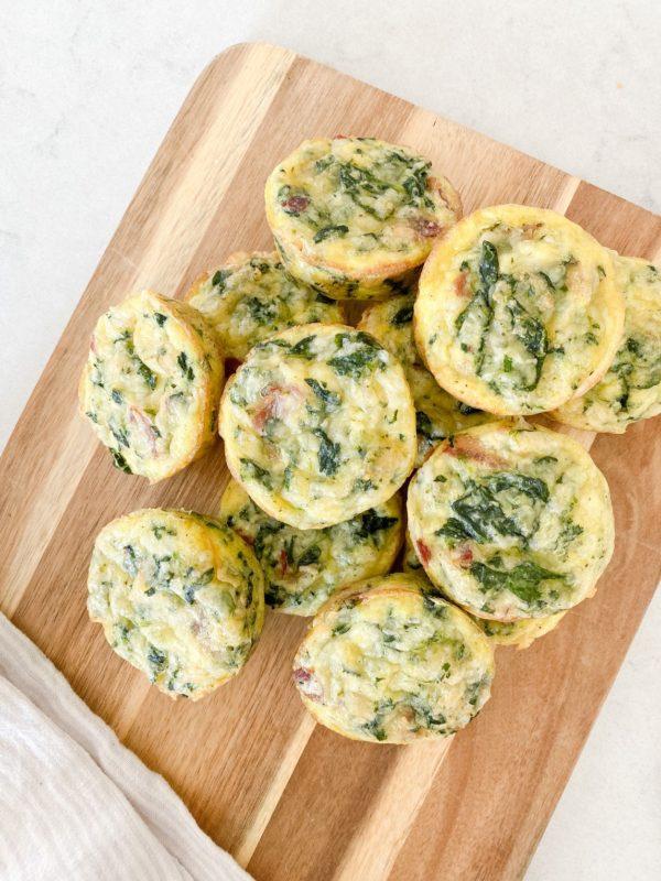 Individual crustless quiche recipe with spinach and bacon - jane at home