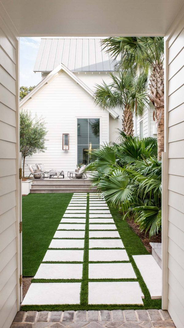 Love this chic coastal home from Barrow Building Group