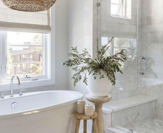 Beautiful bathroom design ideas for 2024, with transitional style bathrooms, master and small bathroom designs, decor ideas, vanity trends, modern coastal bathrooms, elegant powder rooms, shower tile ideas, narrow bathroom designs, and more - the life styled co