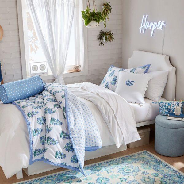 pottery barn dorm room